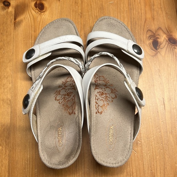 Aetrex white and silver wedges - Picture 2 of 5